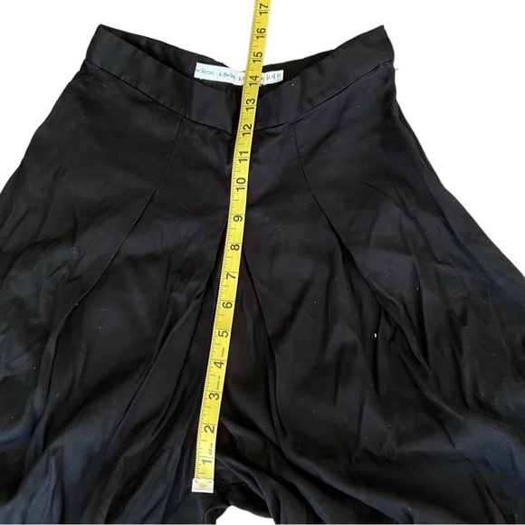 & Other Stories Black Pleated High Waisted Culottes Flowy Shorts Wide Leg Sz 4 - Picture 5 of 9